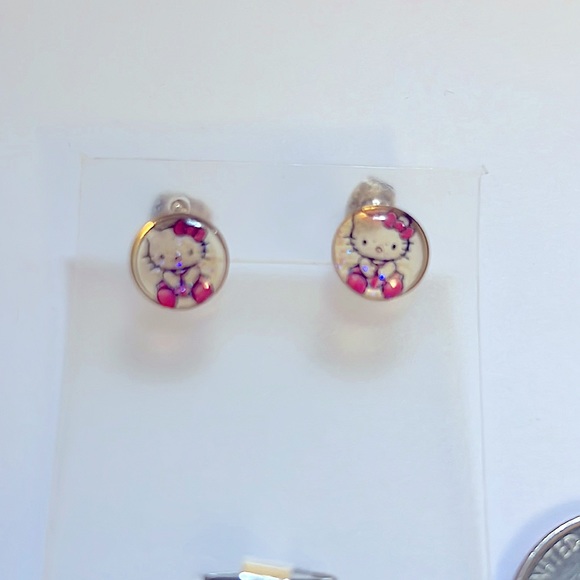 925 Sterling Silver Hello Kitty Pendant and Earrings Set - Picture 3 of 3
